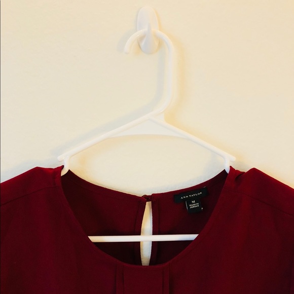 Red Ann Taylor business top - Picture 3 of 4